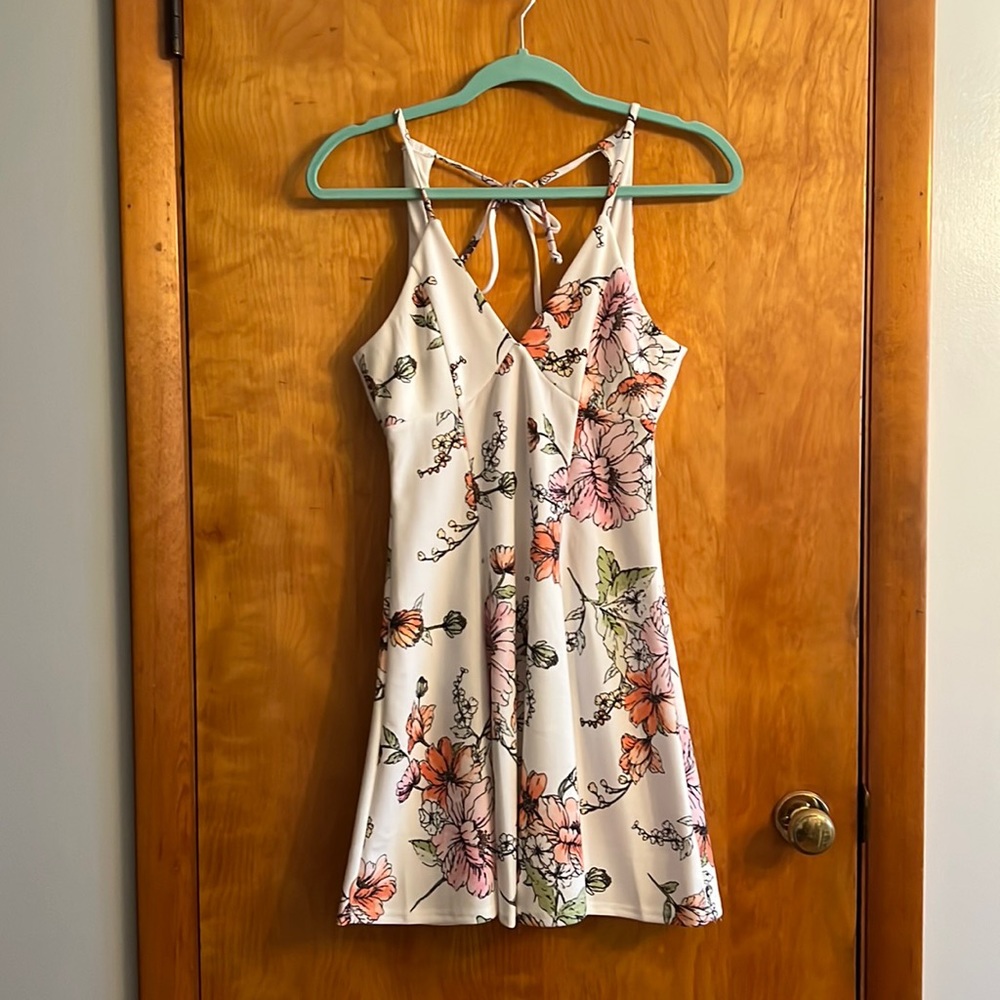 White floral mini dress. Size Small